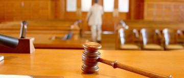 Un avocat din „Baroul lui Bota” trimis în judecată pentru înşelăciune